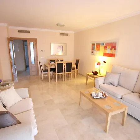 Luxury, Spacious 2 Bed Apartment *